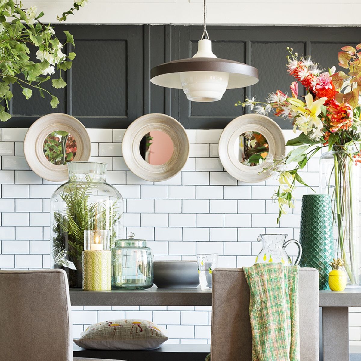 Plafonnier en porcelaine rétro