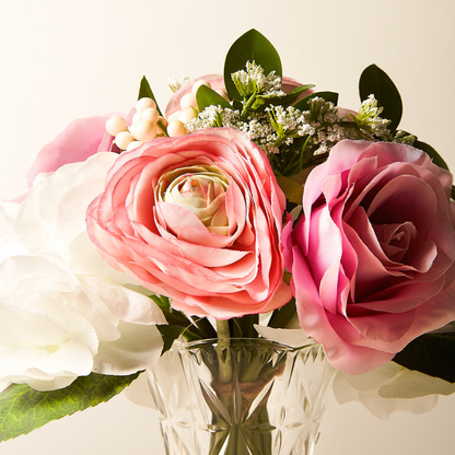 Bouquet de roses, hydrangées et gypsophile