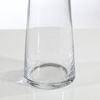 Vase transparent. Soucoupe.