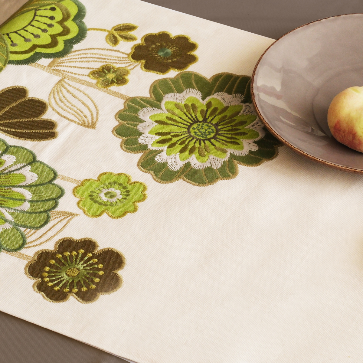 Chemin de Table Vintage