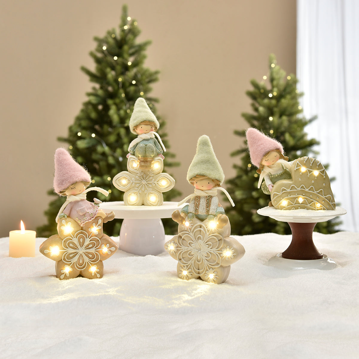 Figurine de Noël garçon avec bonnet vert sur flocon LED